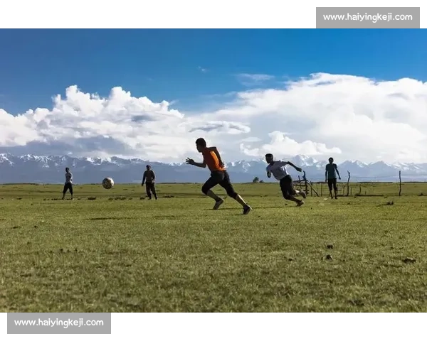 绿茵为媒：深圳援疆托举 儿子娃娃 足球梦